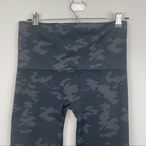 SPANX Look at Me Now Seamless High Waisted Leggings Black Camo Camouflage XL - Picture 13 of 16